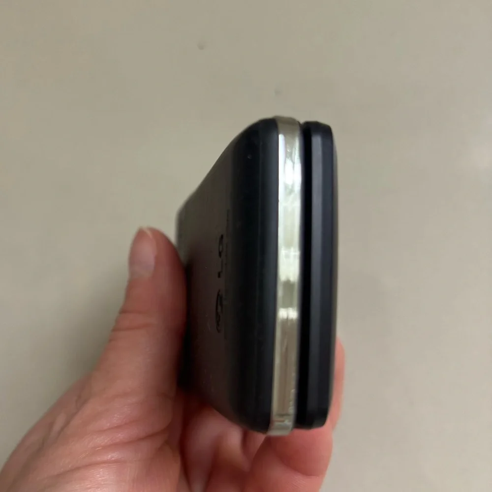 LG KF300 Mobile Phone Untested Vintage Retro Black